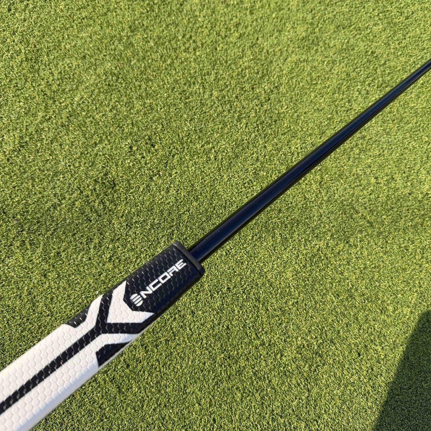 1pc ENCORE SPIRIT Low Torque Series Style Putter | 86.36 cm Right Hand with Matte Black Steel Shaft & PU Black White Grip | Hig