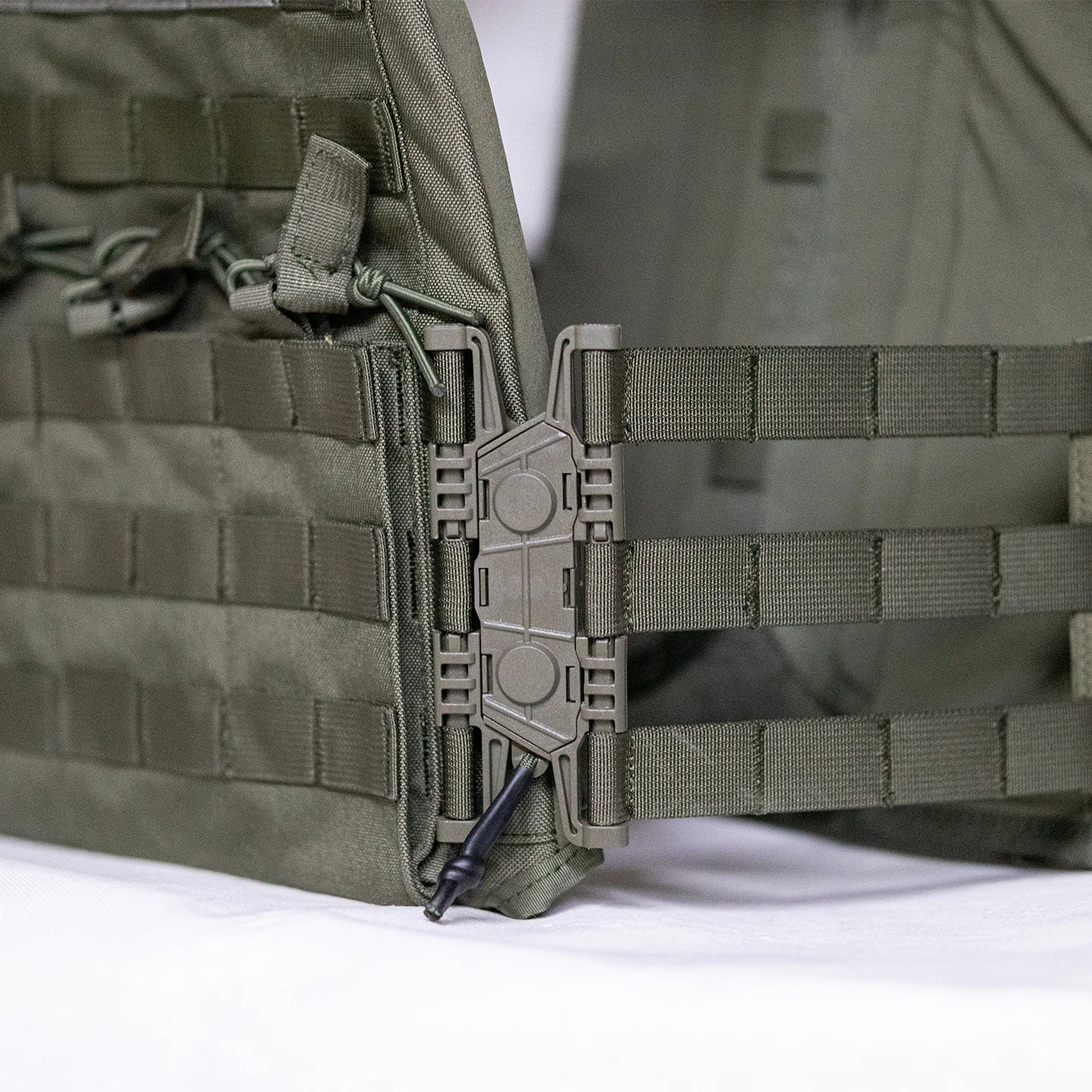 1000D IR Flame Resistant Tactical Plate Carrier Vest – Quick Release MOLLE Compatible